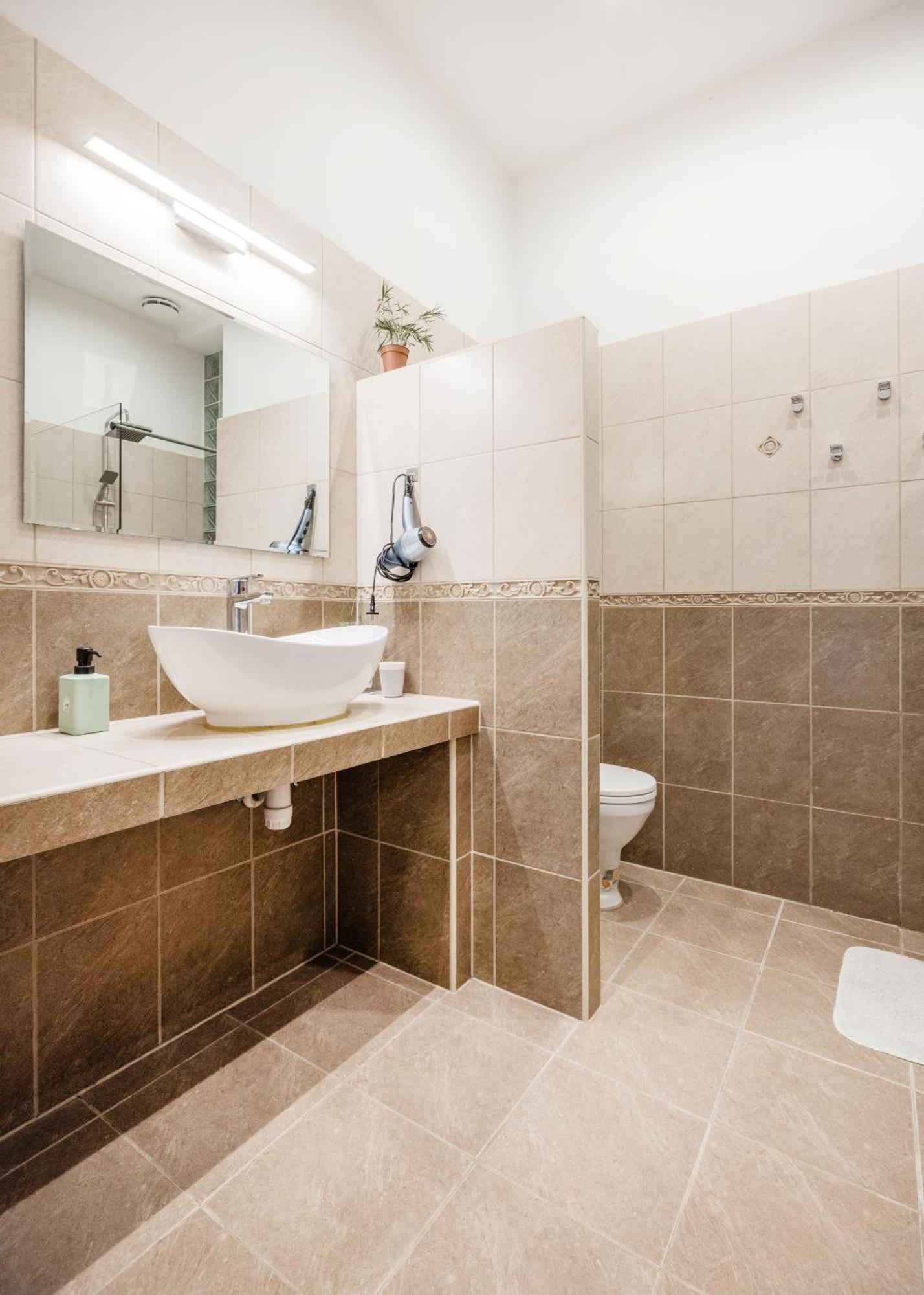 Modern Westend Citycenter Home Будапеща Екстериор снимка