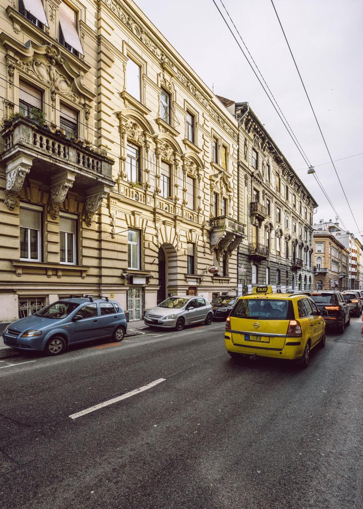Modern Westend Citycenter Home Будапеща Екстериор снимка